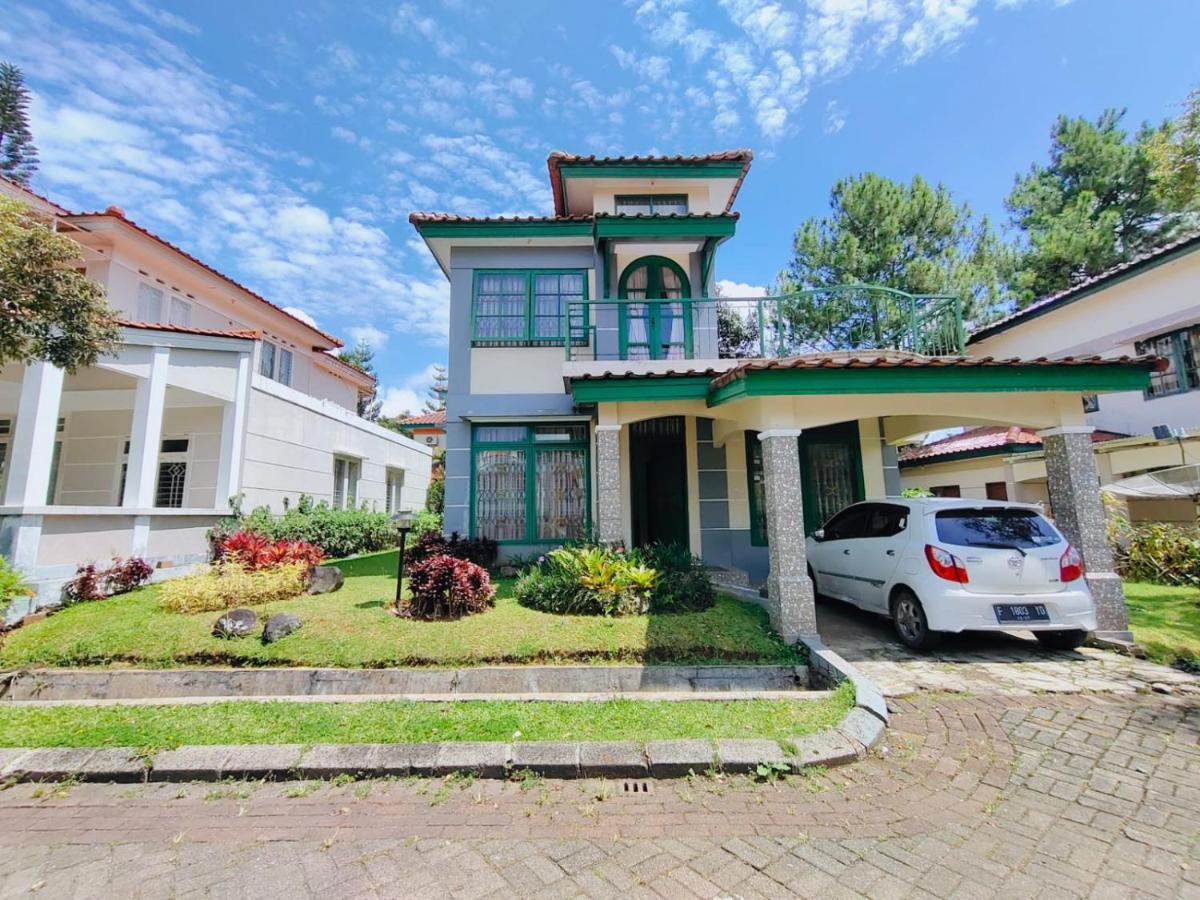 Villa Semesta Cikundul Exteriör bild
