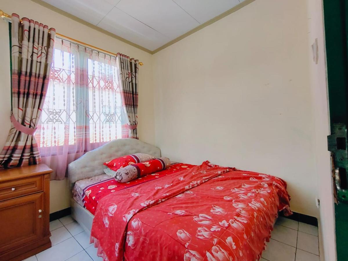 Villa Semesta Cikundul Exteriör bild
