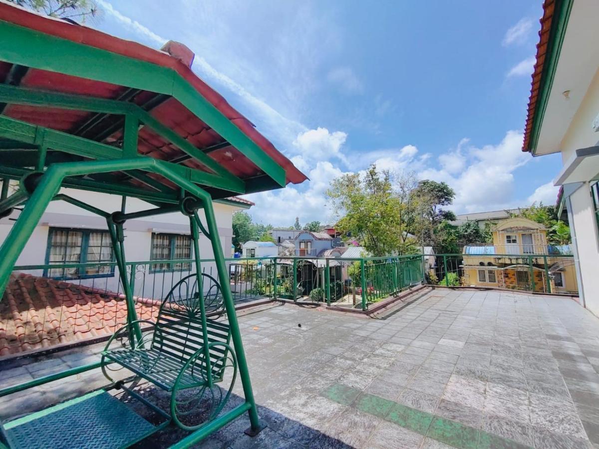 Villa Semesta Cikundul Exteriör bild